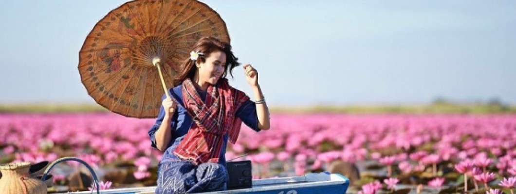 Ngắm Hồ Hoa Súng Tuyệt Đẹp Talay Bua Deang Ở Udon Thani