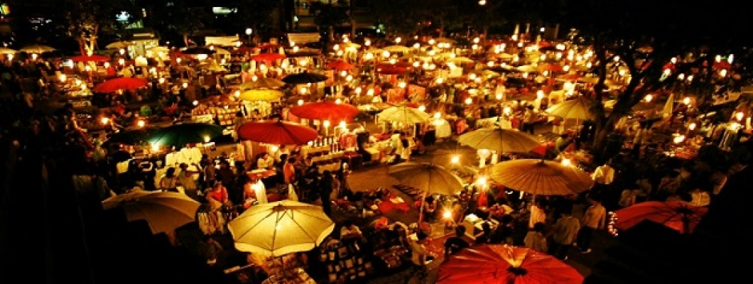 Tham quan Bangkok mà ghé vào những khu chợ đêm này chắc chắn bạn sẽ bị “viêm màng túi”