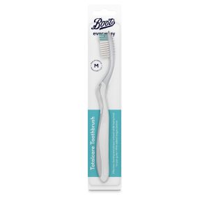 Boots Smile Total Care bàn chải đánh răng